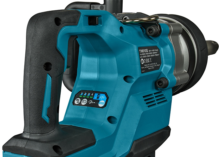 Аккумуляторный ударный гайковерт XGT MAKITA TW010GZ