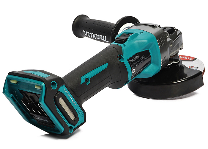 Аккумуляторная болгарка XGT MAKITA GA005GZ