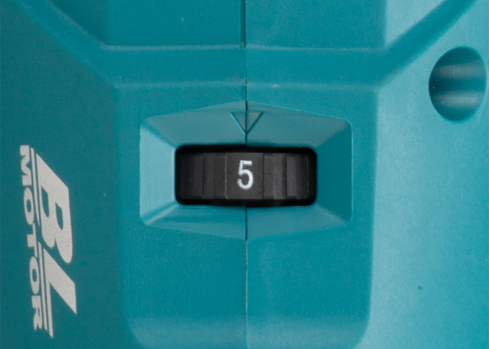 Аккумуляторная ножовка XGT MAKITA JR003GZ