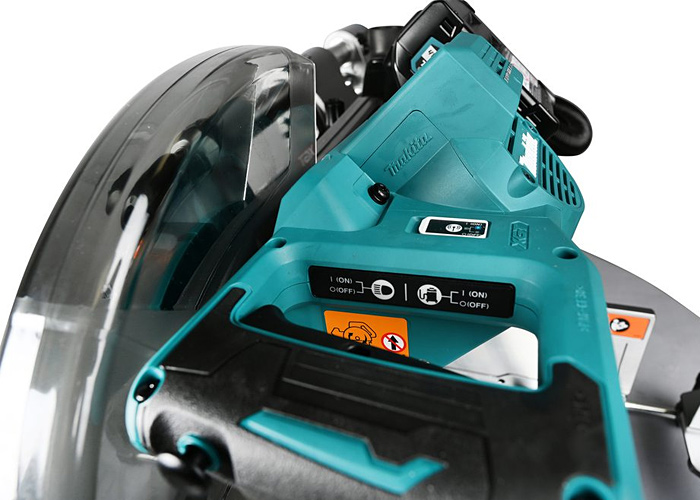 Аккумуляторная торцовочная пила XGT MAKITA LS003GZ01