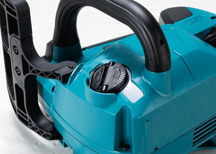 Аккумуляторная цепная пила XGT MAKITA UC003GM101