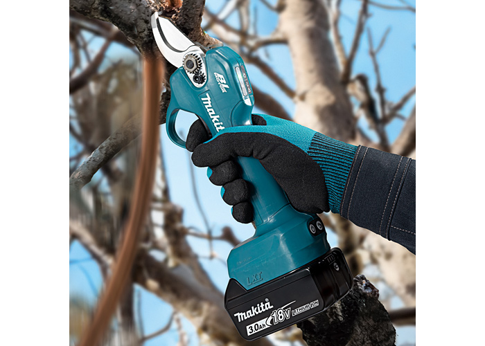 Аккумуляторный секатор MAKITA DUP181Z