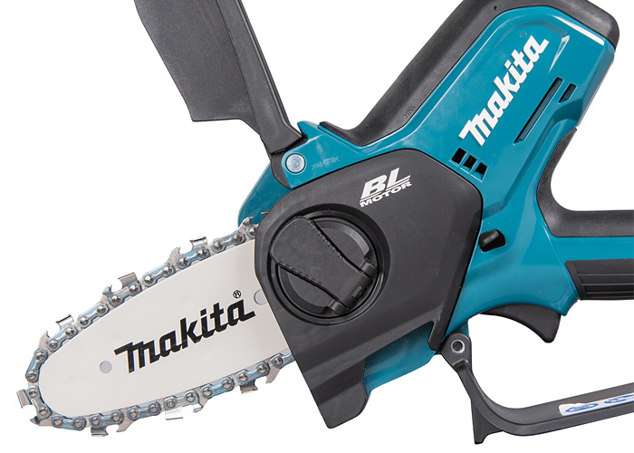 Аккумуляторная цепная пила MAKITA UC100DWA