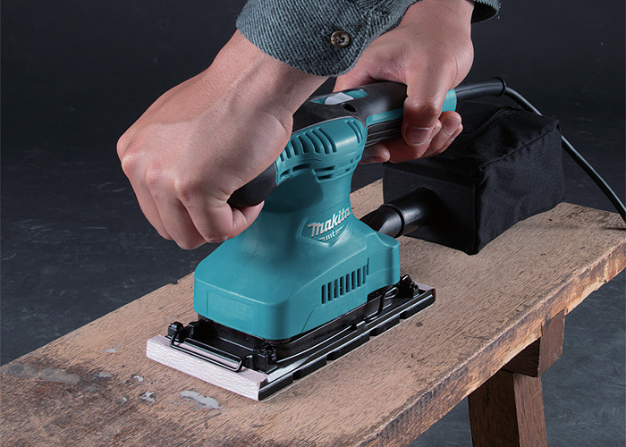 Виброшлифмашина MAKITA M9203B