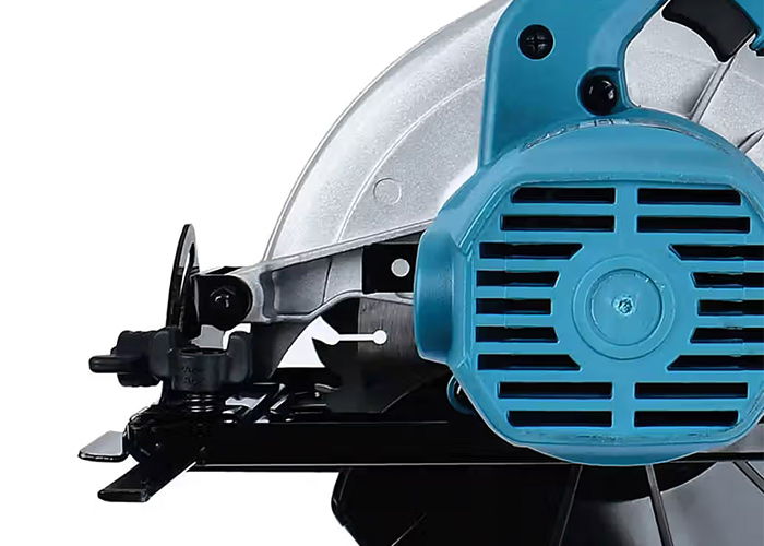 Дисковая пила MAKITA M5802B