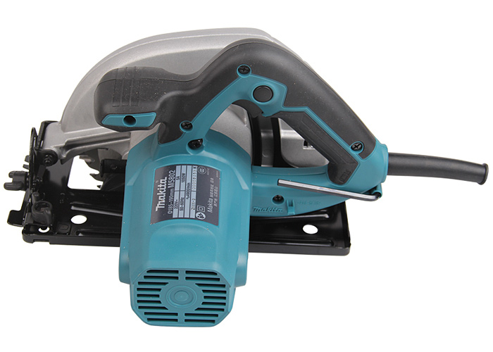Дисковая пила MAKITA M5802B