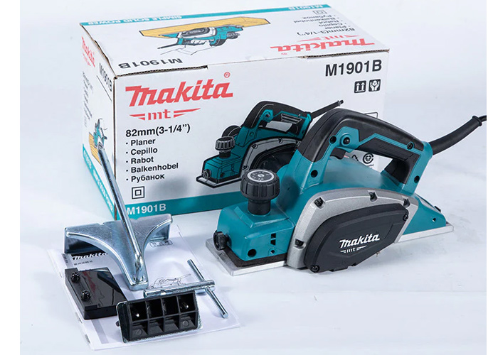 Рубанок MAKITA M1901B